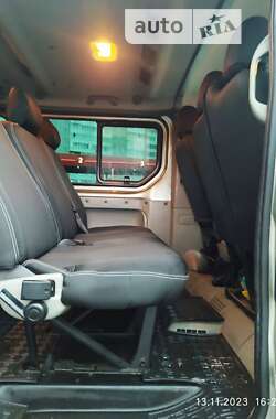 Минивэн Renault Trafic 2010 в 