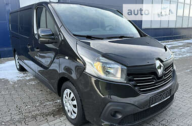 Минивэн Renault Trafic 2015 в 