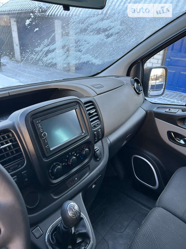 Минивэн Renault Trafic 2017 в Киеве