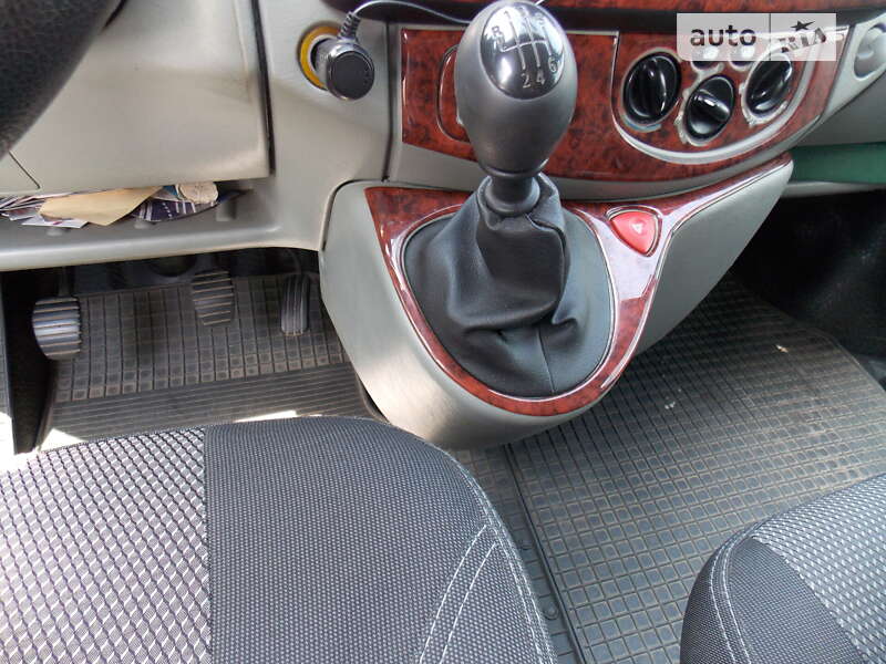 Минивэн Renault Trafic 2005 в Луцке