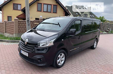 Мінівен Renault Trafic 2015 в Чернівцях