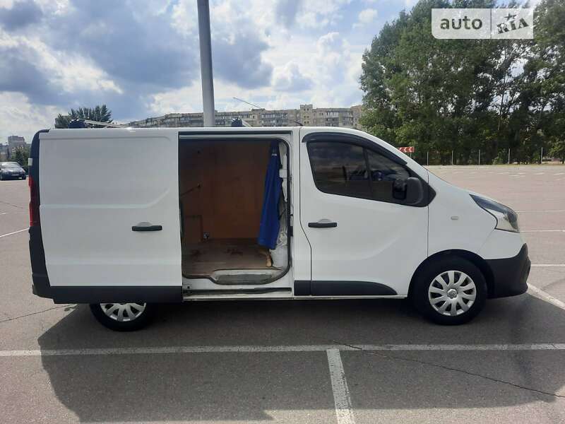 Грузовой фургон Renault Trafic 2016 в Киеве