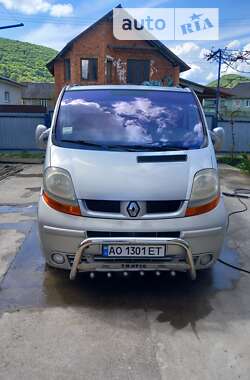 Мінівен Renault Trafic 2003 в Хусті