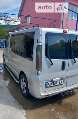 Минивэн Renault Trafic 2003 в Хусте