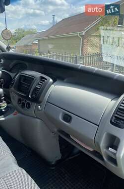 Мінівен Renault Trafic 2006 в Іллінцях