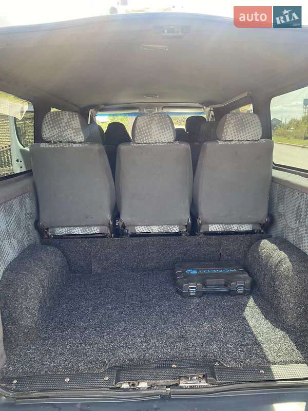 Мінівен Renault Trafic 2006 в Іллінцях