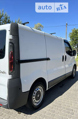 Грузовой фургон Renault Trafic 2006 в Новояворовске