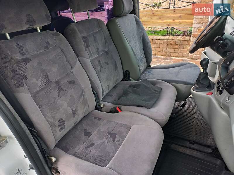 Минивэн Renault Trafic 2005 в Виноградове