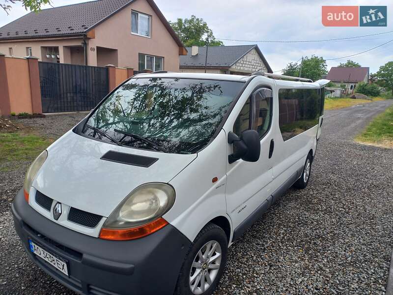 Минивэн Renault Trafic 2005 в Виноградове