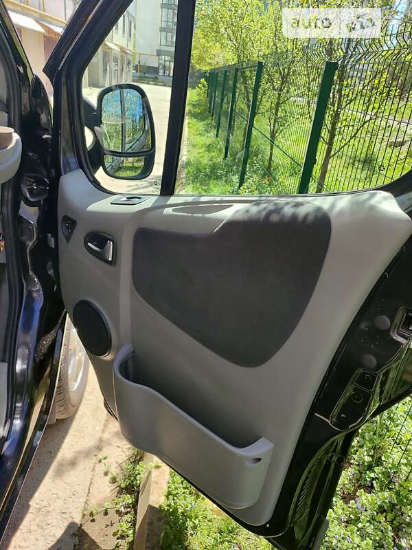 Минивэн Renault Trafic 2014 в Ивано-Франковске