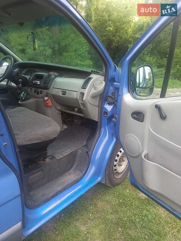 Минивэн Renault Trafic 2004 в Кропивницком