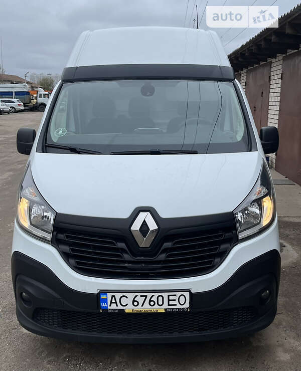 Вантажний фургон Renault Trafic 2016 в Вишневому