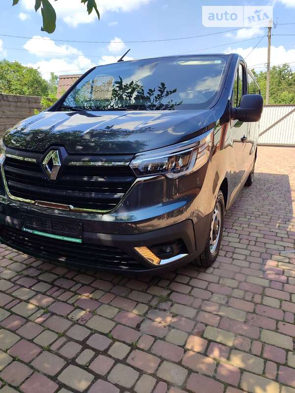 Минивэн Renault Trafic 2022 в Казатине