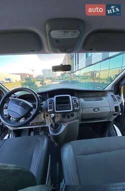 Минивэн Renault Trafic 2014 в 