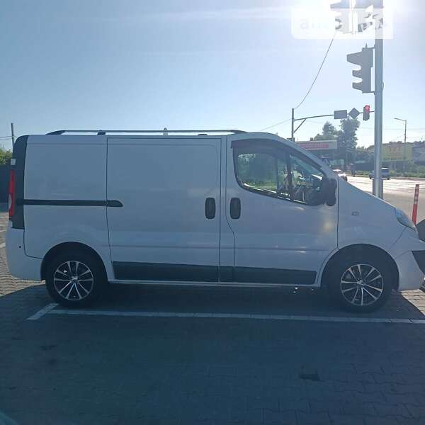 Вантажний фургон Renault Trafic 2011 в Вишневому