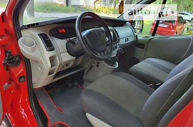 Микроавтобус Renault Trafic 2006 в Остер