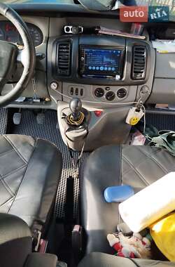 Минивэн Renault Trafic 2006 в 