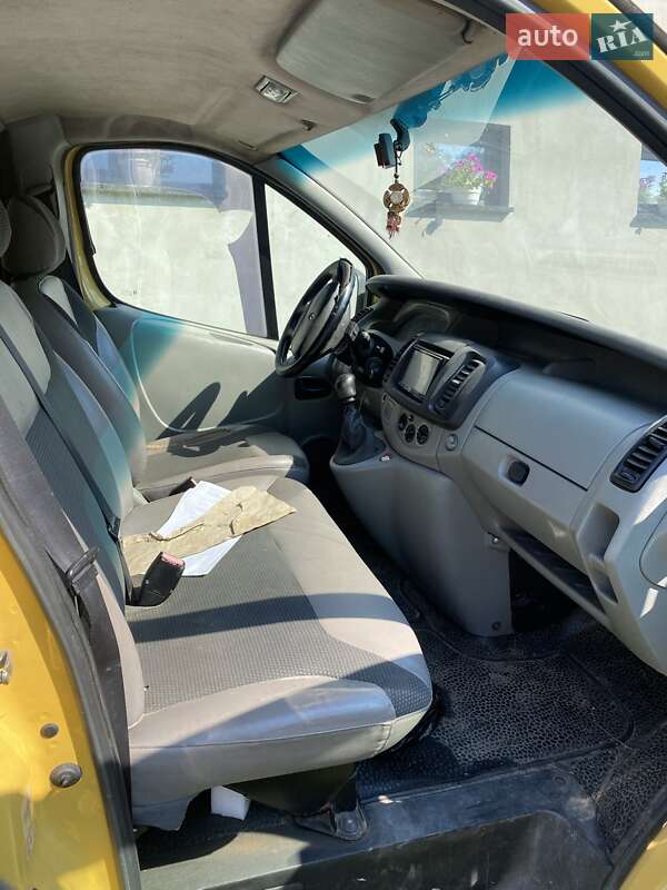 Мінівен Renault Trafic 2003 в Луцьку