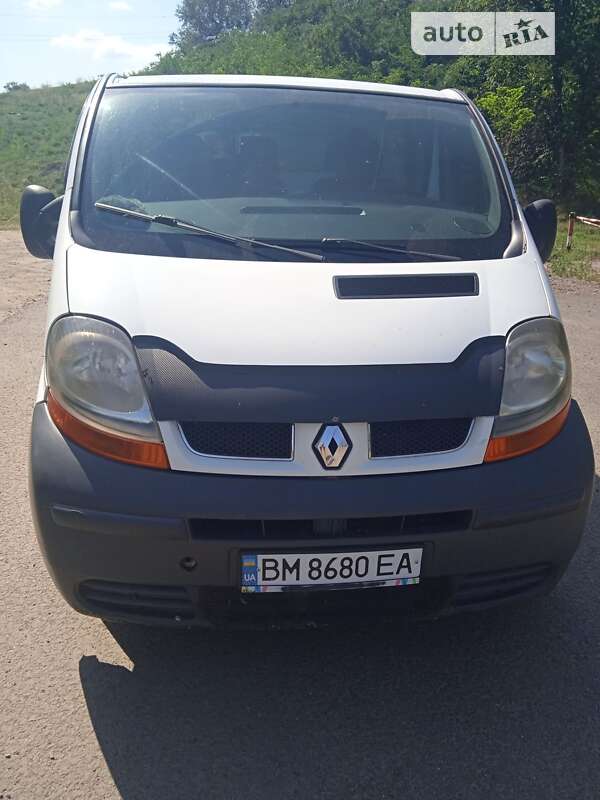 Вантажопасажирський фургон Renault Trafic 2003 в Ромнах