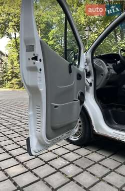Грузовой фургон Renault Trafic 2006 в 