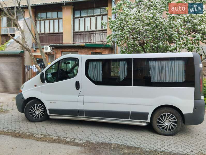 Минивэн Renault Trafic 2003 в Николаеве