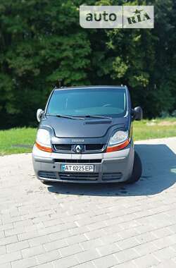 Мінівен Renault Trafic 2005 в Долині