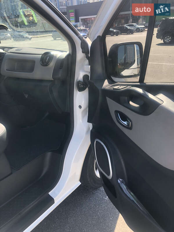 Мінівен Renault Trafic 2015 в Києві