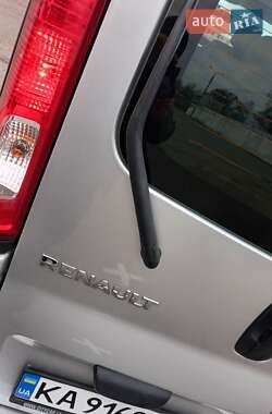 Минивэн Renault Trafic 2012 в 