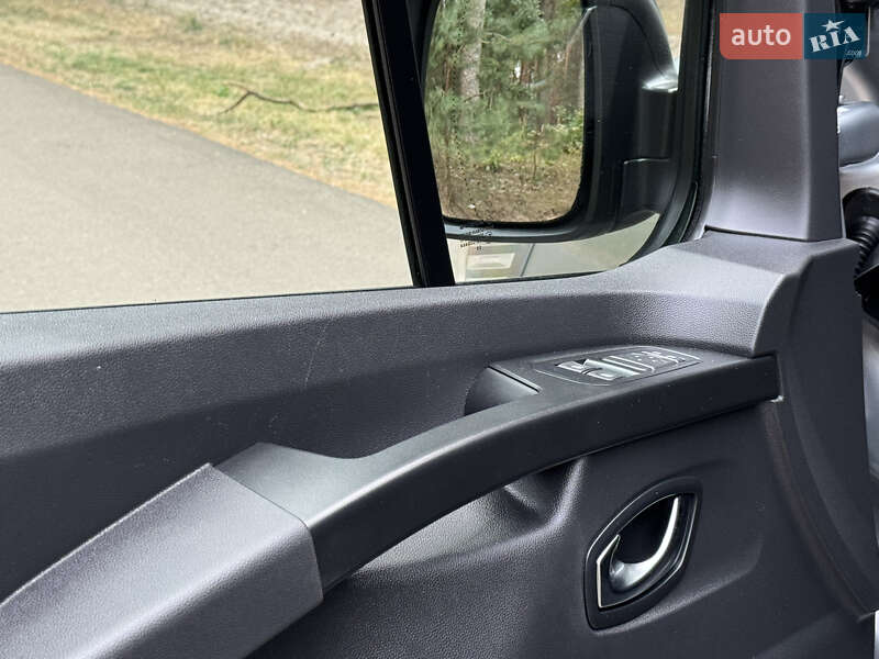 Минивэн Renault Trafic 2024 в Киеве