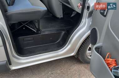 Минивэн Renault Trafic 2012 в 