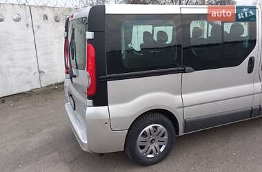 Минивэн Renault Trafic 2012 в 