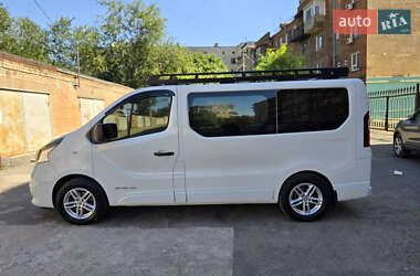Минивэн Renault Trafic 2015 в 