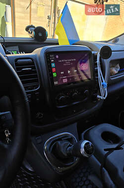 Минивэн Renault Trafic 2015 в 