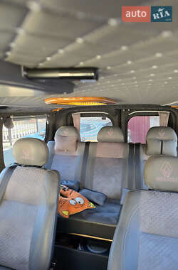 Минивэн Renault Trafic 2015 в 