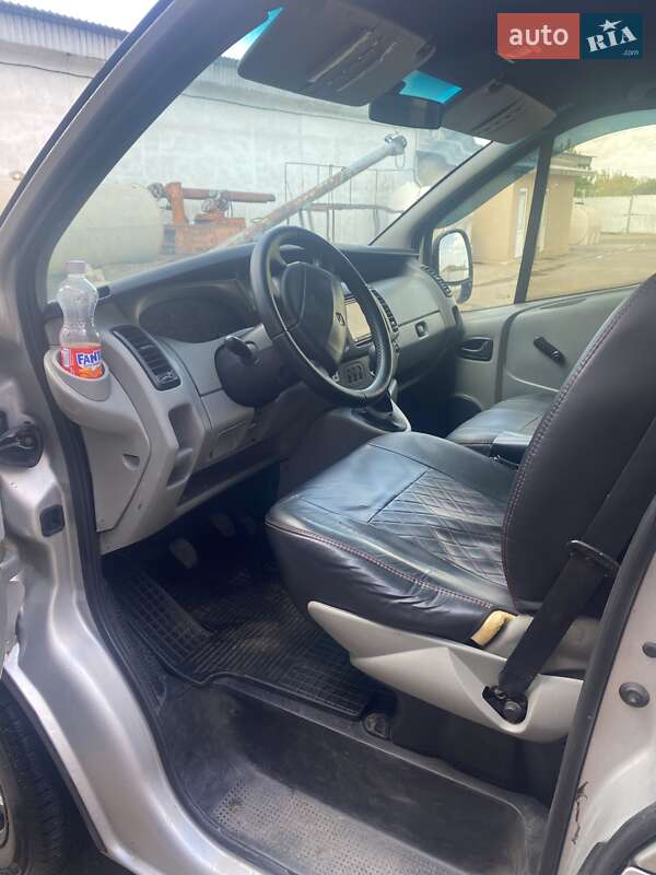 Минивэн Renault Trafic 2005 в Кривом Роге фото 8 Минивэн Renault Trafic 2005 в Кривом Роге