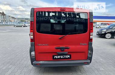 Вантажний фургон Renault Trafic 2012 в Чернівцях