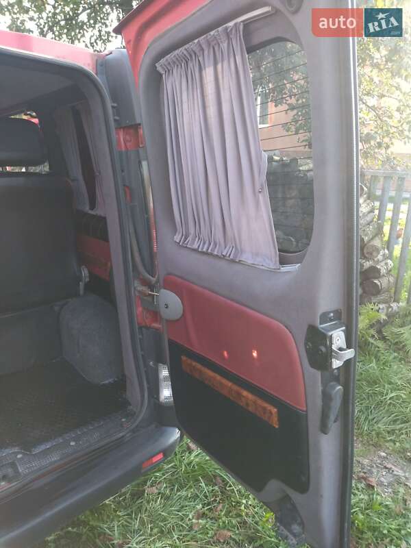 Минивэн Renault Trafic 2006 в Самборе фото 13 Минивэн Renault Trafic 2006 в Самборе