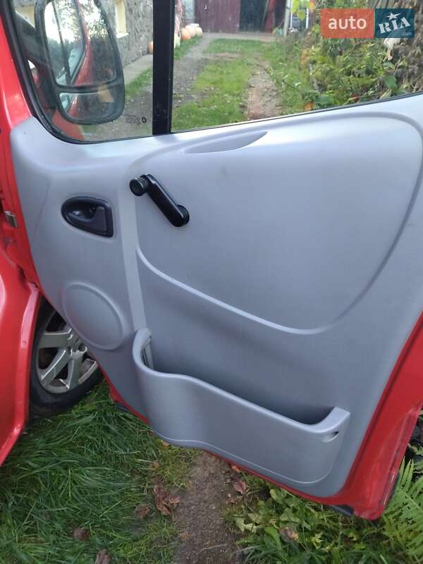 Минивэн Renault Trafic 2006 в Самборе фото 20 Минивэн Renault Trafic 2006 в Самборе