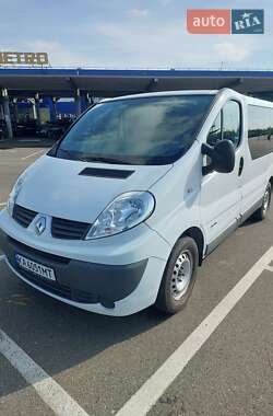 Минивэн Renault Trafic 2014 в 