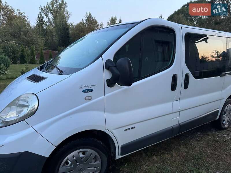 Мінівен Renault Trafic 2008 в Косові