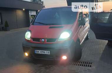 Минивэн Renault Trafic 2004 в Сарнах