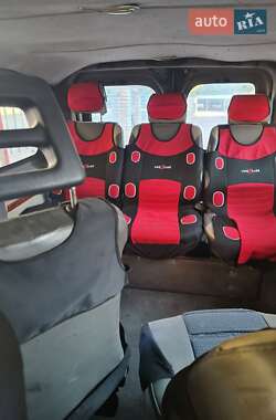 Минивэн Renault Trafic 2004 в 