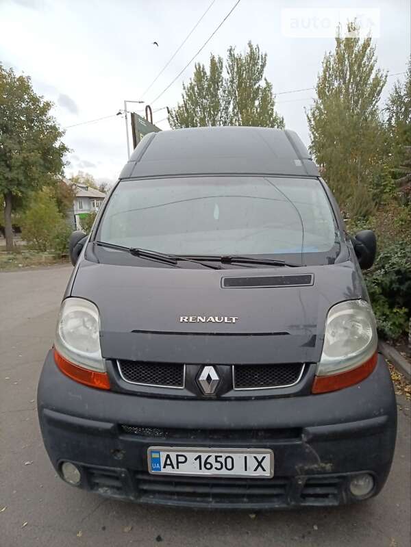 Минивэн Renault Trafic 2004 в Доброполье