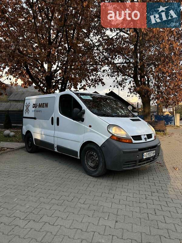 Минивэн Renault Trafic 2006 в Рахове