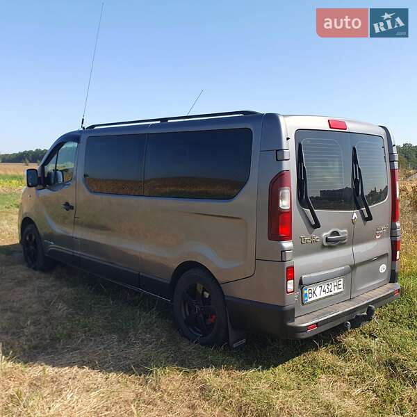 Минивэн Renault Trafic 2017 в Ровно