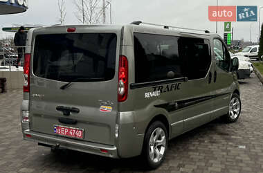 Минивэн Renault Trafic 2011 в Сарнах