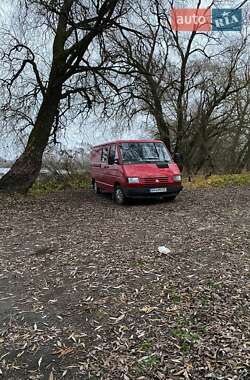 Грузовой фургон Renault Trafic 1995 в Шостке