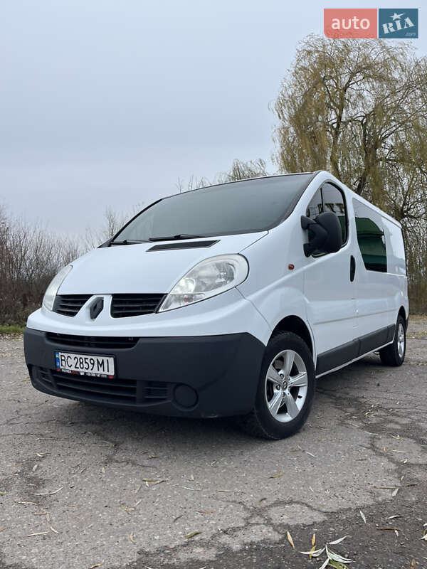 Минивэн Renault Trafic 2010 в Буске