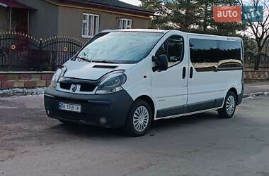 Минивэн Renault Trafic 2006 в Сарнах