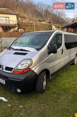 Минивэн Renault Trafic 2006 в Иршаве